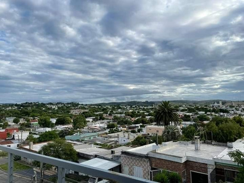 Imagen 16 de 17 de Casa En Planta Alta Con Excelentes Vistas En Minas.
