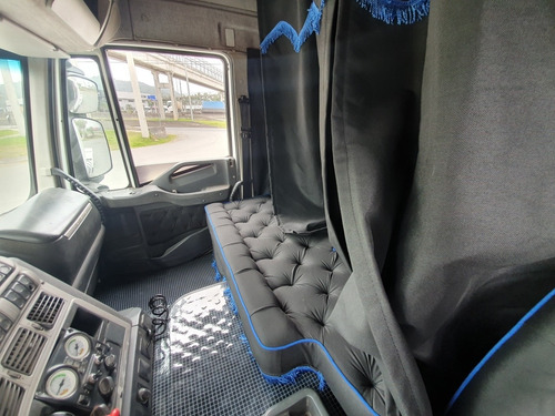 Imagem 5 de 10 de Iveco Stralis 420 6x2