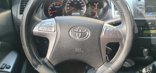 Imagen 15 de 16 de Toyota Hilux 2015 3.0 Cd Srv Limited 171cv 4x4 5at