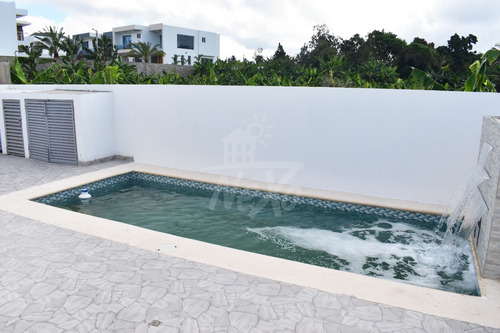 Moderna Casa En Venta Con Piscina, Santiago (jpc-224)