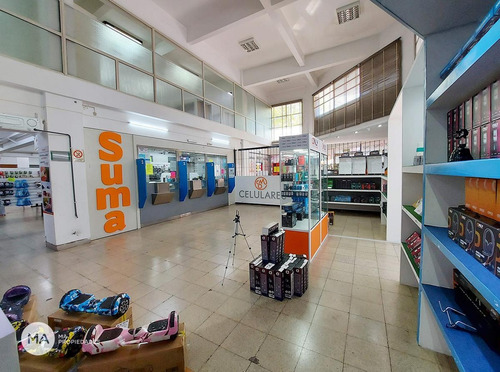 Imagen 6 de 12 de Local Comercial En Venta En Abasto Doble Altura En Esquina