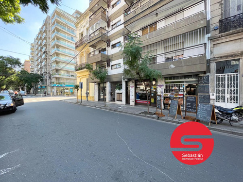 Imagen 8 de 13 de Local Comercial Vidriera Centro Excelente Ubicacion