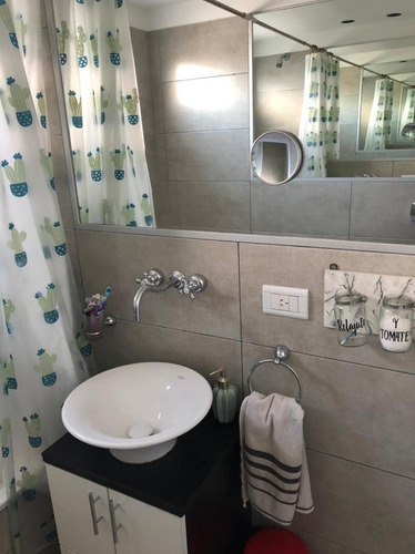 Imagen 5 de 20 de Dpto. De 2 Ambientes Con Cochera En Venta - Banfield Centro.
