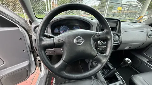 Nissan D22 Np 300 Dc 4x2 2015