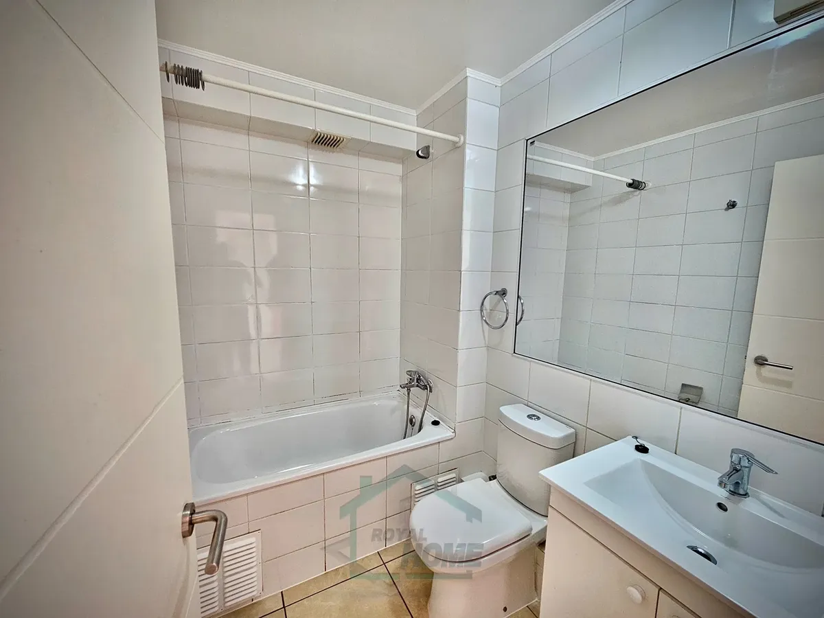 Imagen 4 de 8 de Departamento 1d/1b/1e En Sector La Portada | Piscina Y Estac
