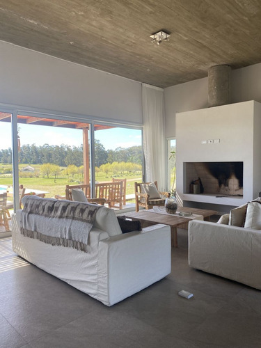Casa En Alquiler Por Temporada De 4 Dormitorios En Pueblo Mio (ref: Bpv-8405)
