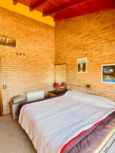 Imagen 16 de 29 de Casa Con Pileta Para 8/10 Personas, Excelente Ubicación Y Vista