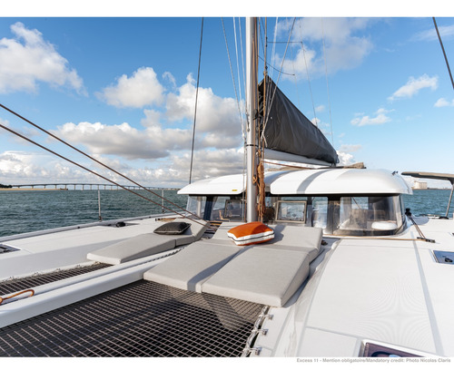 Catamaran Excess 11