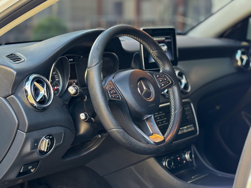 Mercedes-Benz Classe GLA 1.6 Advance Turbo Flex 5p