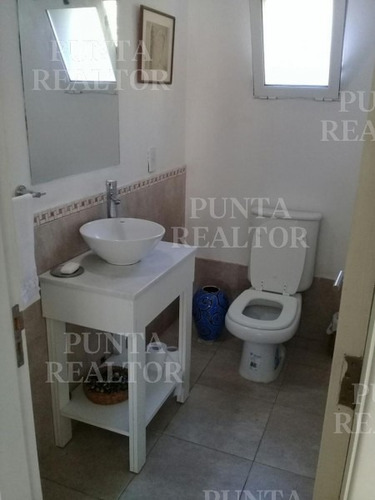 Divina Chacra En La Barra, 4 Dormitorios, Suite Con Vestidor, Toilette, Deck, Parrillero Techado, Pérgola Auto, 2000 M2 Terreno. - Ref: 320