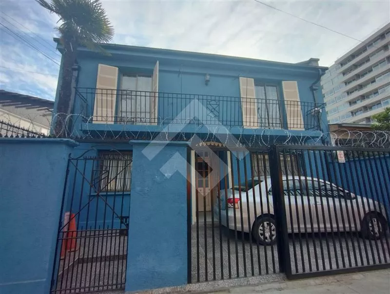 Casa En Venta De 5 Dorm. En Independencia