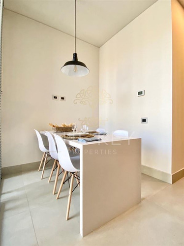 Casa De 4d Con Jardin, Piscina, Quincho Y 4 Est.las Condes