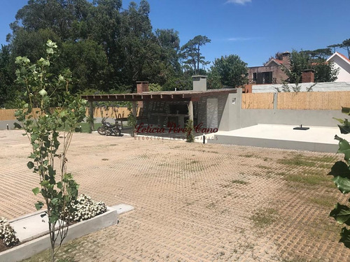 Imagen 17 de 18 de Alquiler Apartamento A Estrenar En Playa Mansa, Pinares 1 Dormitorio Con Parrillero