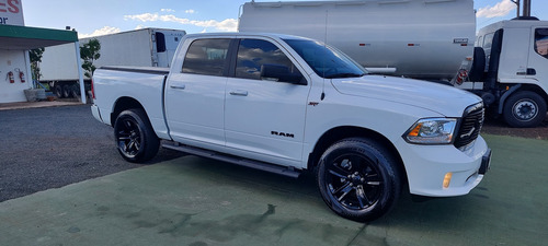 RAM Ram Classic 5.7 Laramie Night Edition Cab. Dupla 4X4 Aut. 4P