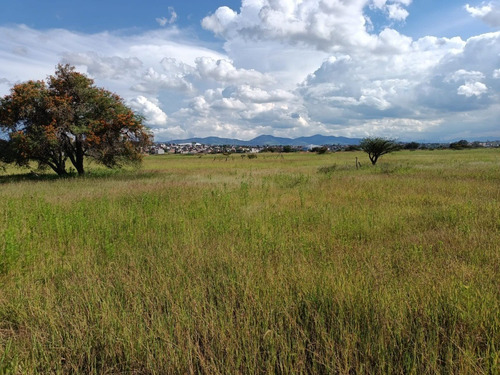 En Col. El Paraiso, Cerca Del Erandeni Y Bicentenario, Morelia Mich. Terreno En Venta. 