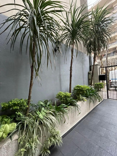Departamento En Venta De 3 Ambientes Con Balcón Y Espacio Guardacoche- Wilde