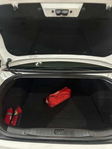 Peugeot 408 2.0 Feline 143cv