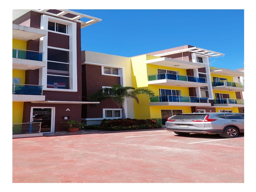 Vendo Apto 3 Habs., 2do. Nivel, San Fco Macoris, Urb. Caperuza Ii, Salida A Santo Domingo, Rd$6,300,000.00 Oportunidad