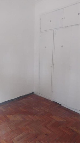 Casa De 2 Dormitorios En Alquiler, Zona Parque Savedra