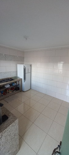 Casa 150m, 2 Quartos, 2 Banheiros, Cozinha, Lavanderia, Sala, Varanda, Terraço, 5+ Vagas
