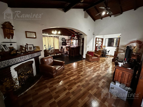 Casa Quinta 2 Propiedades Pileta, Lote 4500 M2, Ideal Inversor - Ituzaingo Norte