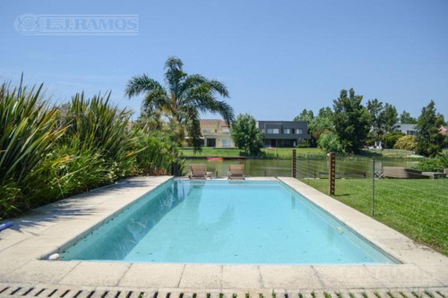 Casa A La Laguna Central Con 3 Dormitorios En Venta En Santa Barbara