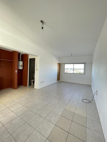 Imagen 3 de 7 de Funcional - 1 Ambiente - 30 Mts - A 500 Mts De Uns-