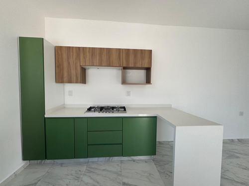 Casa En Venta En Lomas De La Rioja Con Alberca, Roof Garden, 3 Recámaras Y Un Estudio Que Puede Ser 4ta. Recámara, Riviera Veracruzana