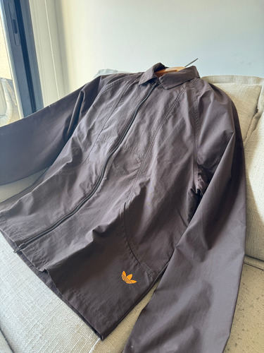 Campera Adidas Marrón Original Hombre (Usado)