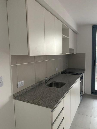 Venta- A Estrenar- Monoambiente Divisible De 43 M2- Piscina- Laundry -macrocentro-medicina