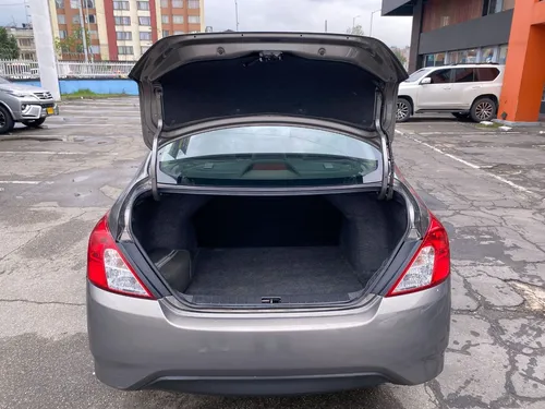Nissan Versa 1.6 Advance