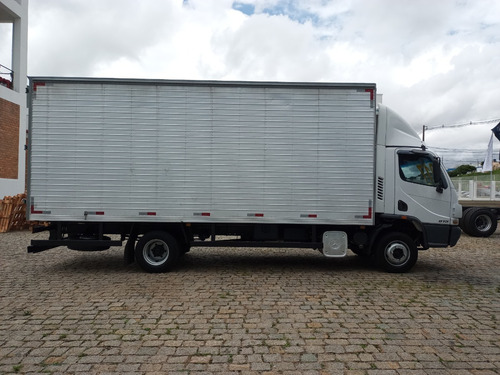 Mb Accelo 815 Ano 2017 Baú