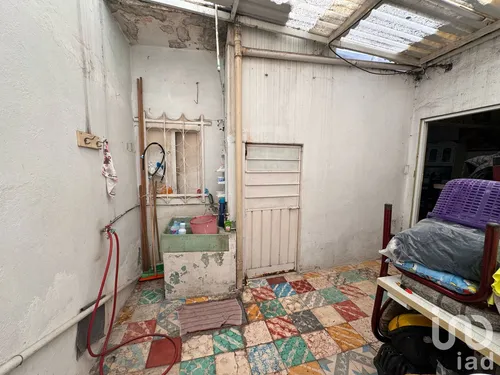 Venta Casa 5 Ambientes Metropolitana Tercera Sección