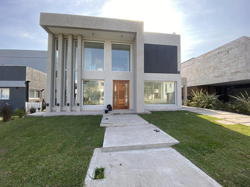 Imagen 3 de 30 de Brisas De Adrogué - Casa A Estrenar