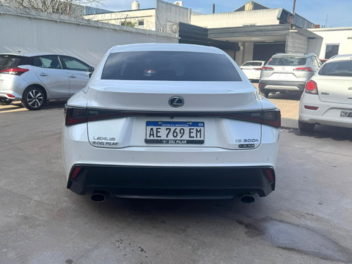 Lexus IS 2.5 300H Luxury