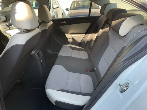 Volkswagen Jetta 2.0 Live Mt