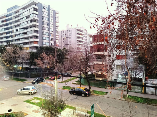 Amplio Como Nuevo En Corazón De Barrio Residencial