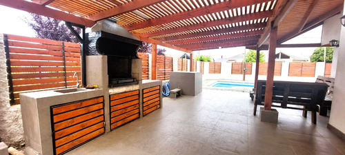 Amplia Casa, 3d+ 2b + Piscina (año Corrido)