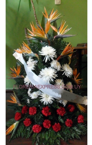 Imagen 1 de 3 de Palma Fúnebre Con Flores De Estación  