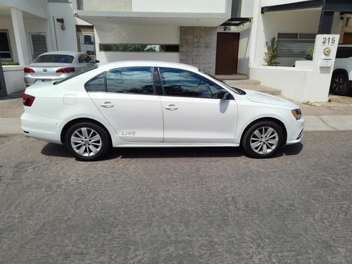Volkswagen Jetta 2.0 Live At