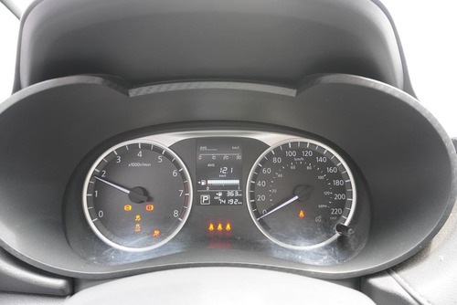 Nissan Versa 1.6 Sense