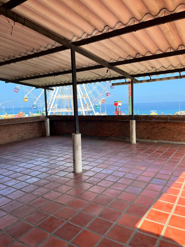Venta De Casa Comercial En Macuto - La Guaira