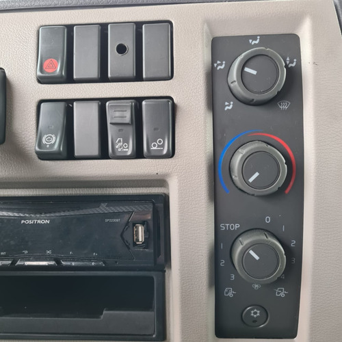 Caminhão Bitruck Volvo Vm330 8x2 2015 Bi-truck Vm 330 4 Eixo