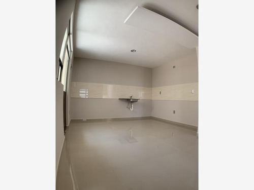 Imagen 5 de 12 de Casa Sola En Venta Priv. Res. Monte Novo Con Alberca Y Áreas Verdes. 3 Recámaras.