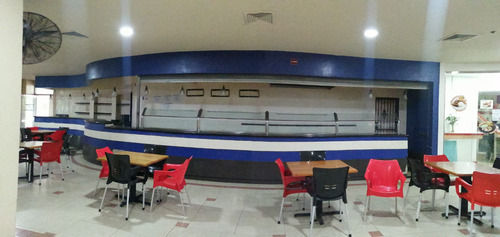 Espacio Con Equipos Para Negocio Tipo Buffet, En El Tercer Nivel De Malecon Center.