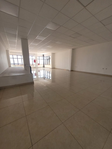Local Comercial En Arriendo, Piso 2, En Av. Francisco Bilbao