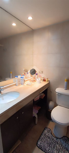 Departamento En Venta De 2 Dorm.2 Baños En Santiago