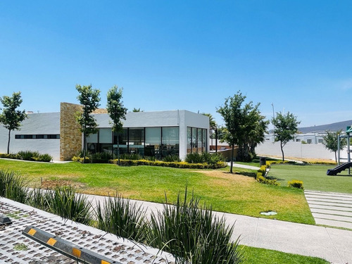 Casa En Renta En Codominio Alhandra, Zakia, Querétaro 3 Rec, 12,5k. Gps