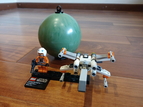Lego Star Wars X-wing Starfighter & Planet Yavin 4 Set 9677 77 X-wing - Pilot - Yavin 4
