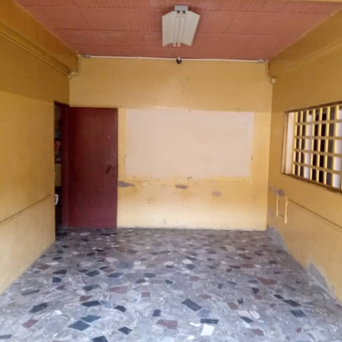 Casa En Venta Urbanización Las Flores Santa Teresa Del Tuy.